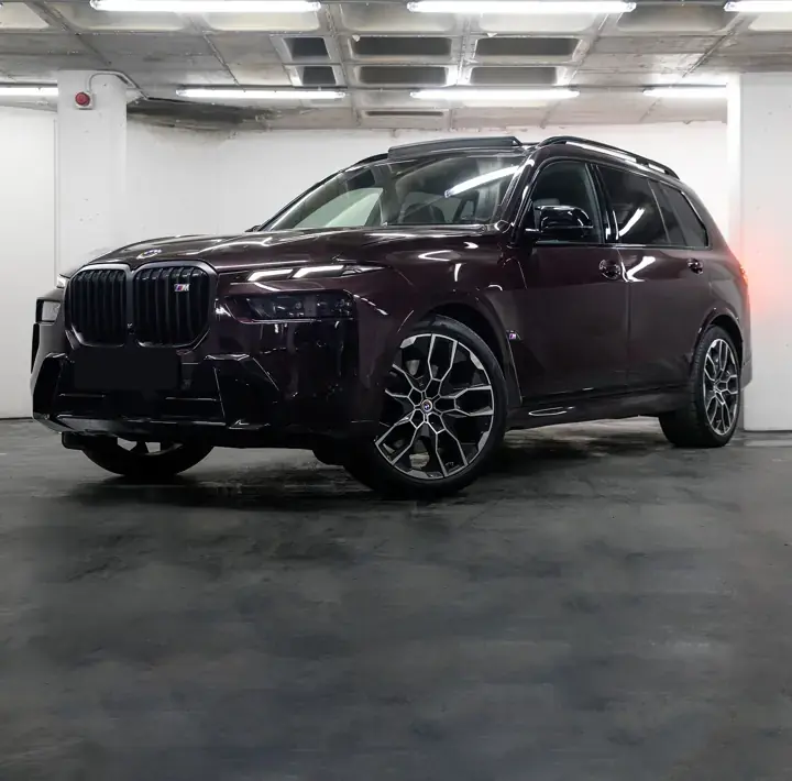 BMW X7 M60i Ruby Black en nuestro estudio